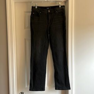 Excellent condition Vera Wang straight leg cropped jeans in Washed Black